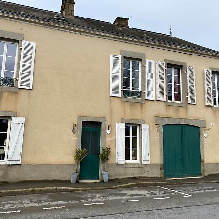 Le Trianon Bed & Breakfast Le Bourgneuf-la-Foret Bagian luar foto